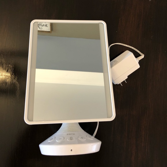 iHome Accessories - IHOME LIGHTED BLUETOOTH VANITY MIRROR